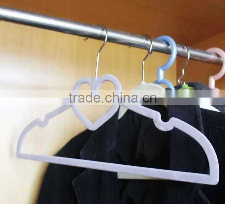 Velvet hanger with heart style