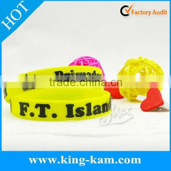 glow in the dark silicone wristbands
