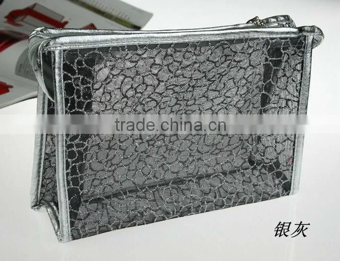 Free custom design elegant PVC clear cosmetic bags wholesale
