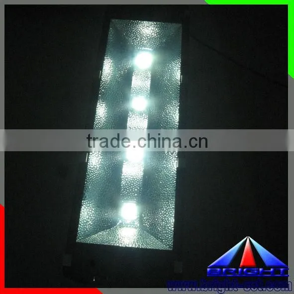 4 COB LED Flood Light, AC100-240V, 16000-17000Lm, 120 degree 60 degree. IP65, 930*285*335mm