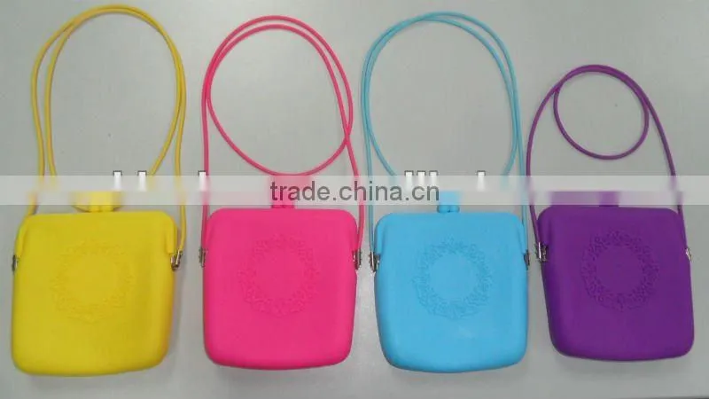 Silicone key pouch