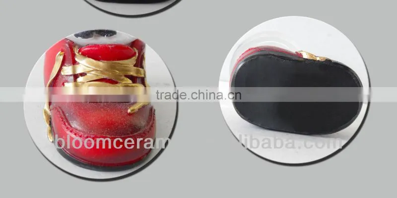 Hot selling christmas decorative resin water globe