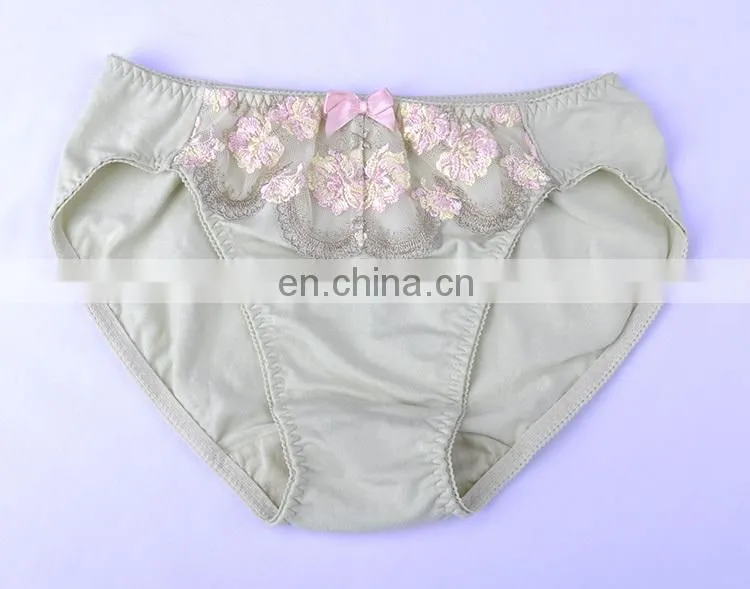 New Arrival Moder Stylish Hot Lady Flower Embroidered Old Fashioned Underwear