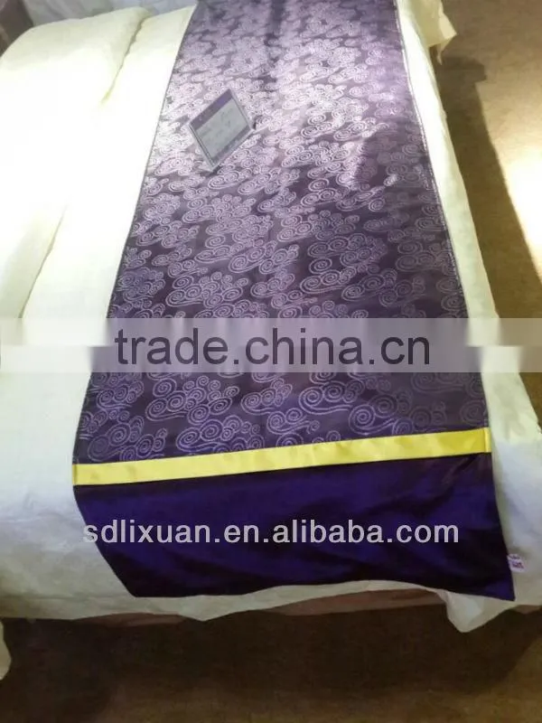 bed runner/throw/cushion