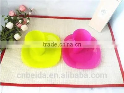 Pierced plastic plate with high quanlity and competitive price
