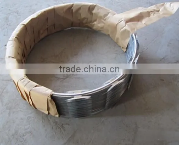 factory wholesale hot-dipped galvanized razor barbed wire mesh fence