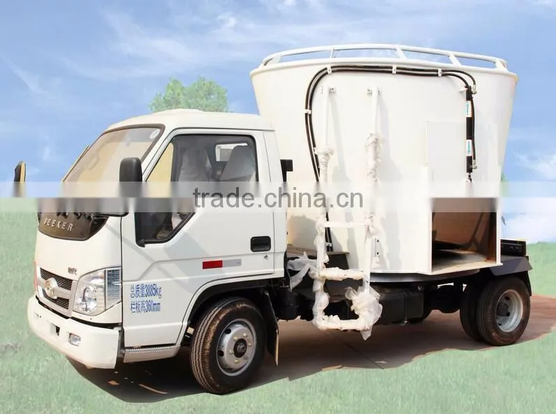 4x4 wheeled small feed mixer truck/good quality mixer feeder truck for sale