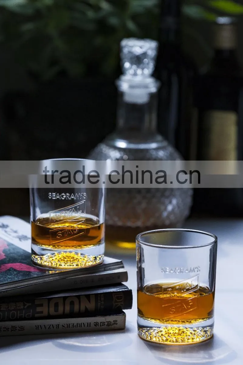 350ml clear glass cup with embossed letter for drinking