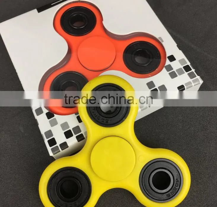 2017 Amazon hotselling Giggle Hands Fidget Spinner Toy Stress Reducer