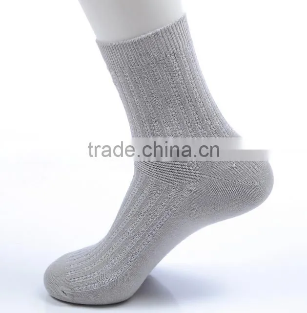2017 China Factory Customized Your Own Brand Logo Design Plain Color Simple Stretch Eco Lycra Cotton Polyester Men Socks