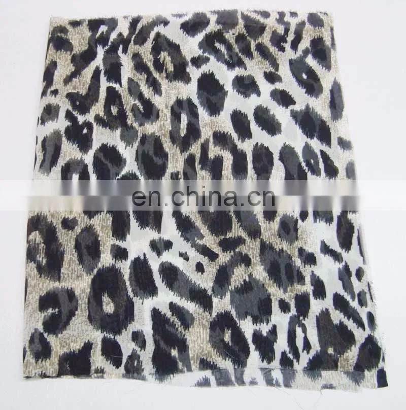 Leopard print scarf with tassels,Animal print silk pashmina wool shawls, Hand-woven, made of 50% silk and 50% pashmina wool