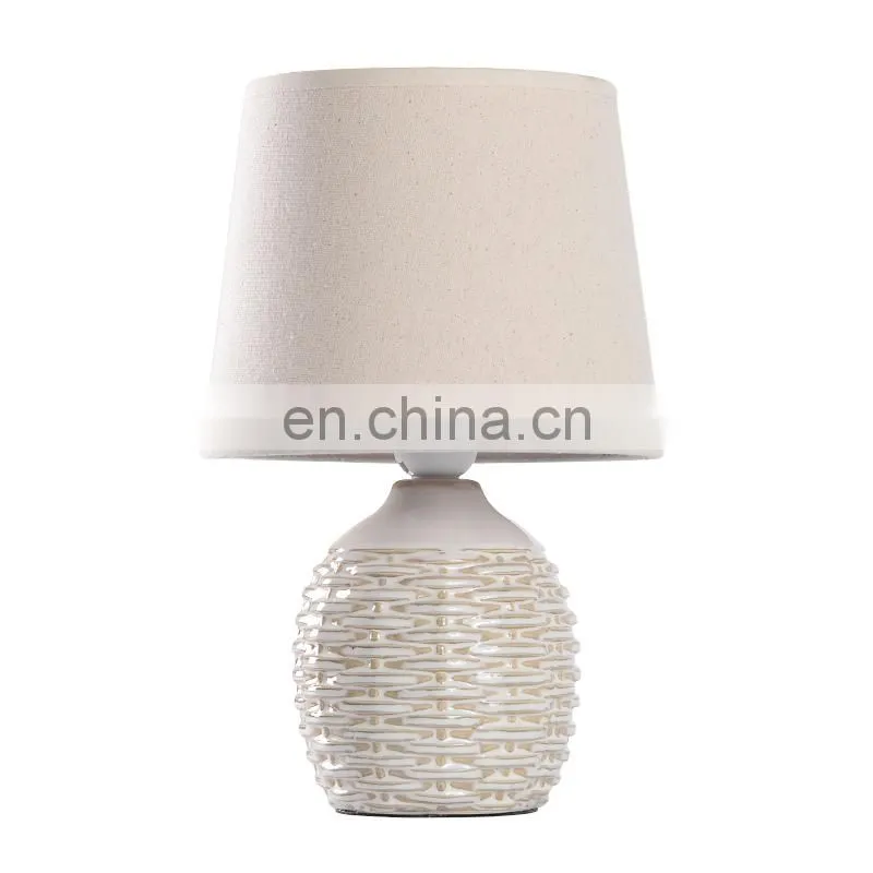 Table lamp item type and European style of rattan pattern home decoration desk lamp