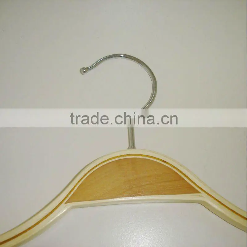 LL-08 magic flat wooden clothes hanger