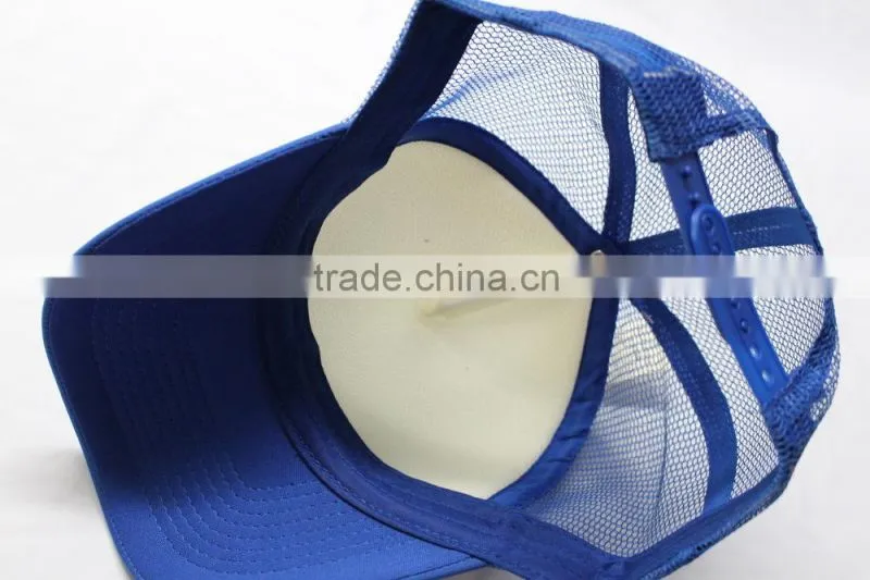 Different matching plain trucker caps in wholesale