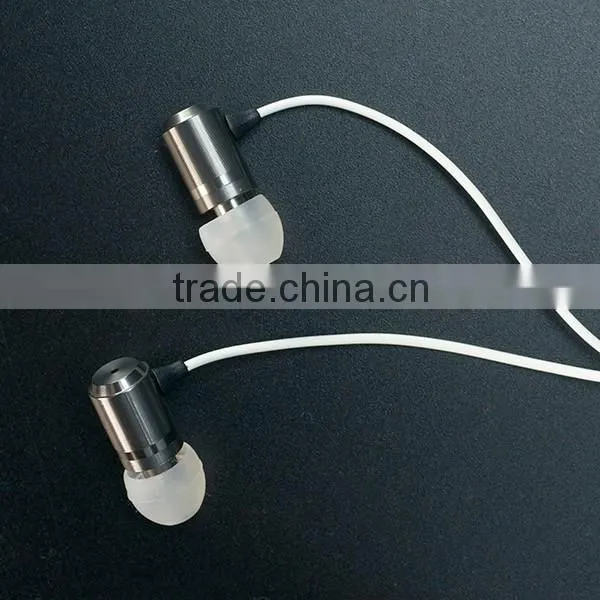 metal earphone with good quality
