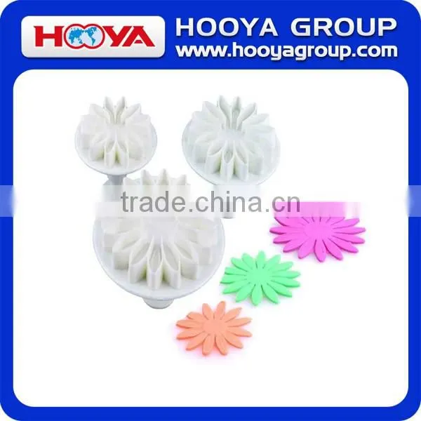3 Pcs Veined Sunflower Daisy and Gerbera Flower Cake Decorating Tools Flower Plunger Fondant Cutters Embosser Paste Tool Kit