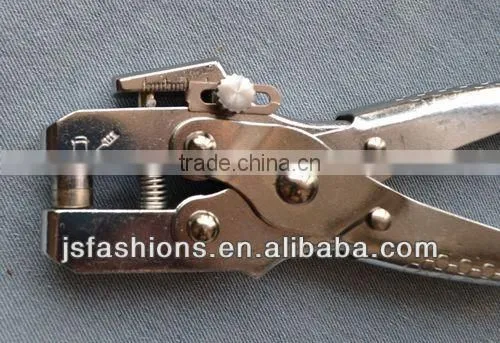 Eyelet hand press attaching tool pliers