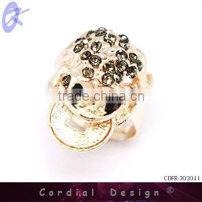 hot sale colour rhinestone fashion cheap spittor ring