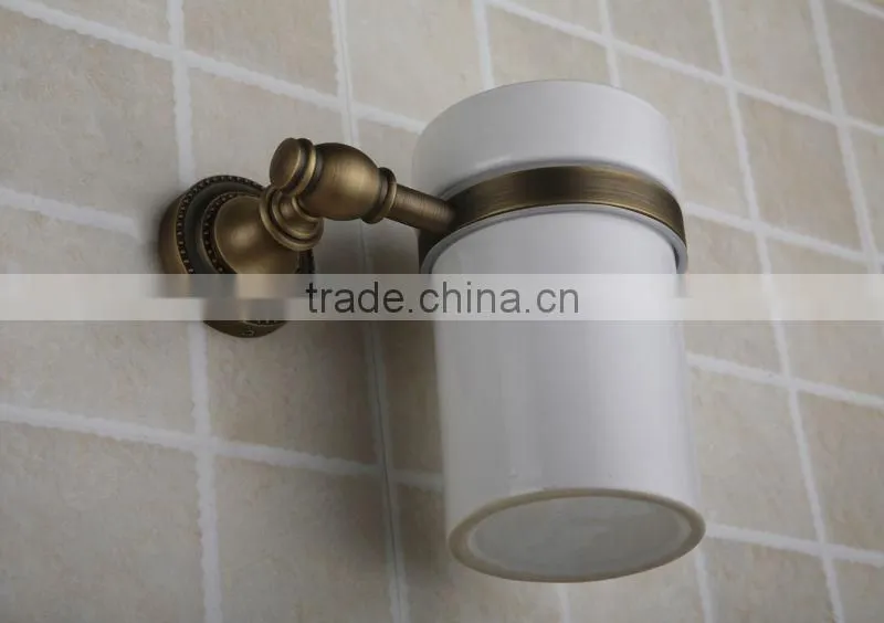 2014 Antique Fashion White Ceramic Antique Copper Toilet Brush Holder Accessories for Bathroom