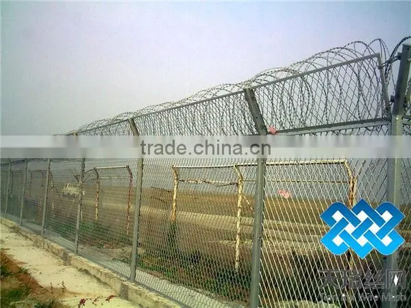 razor barbed wire fence