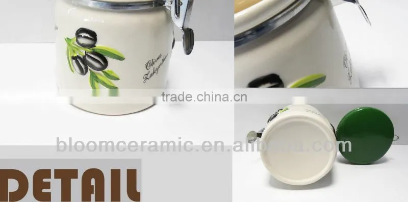 Porcelain decorative sealed jar