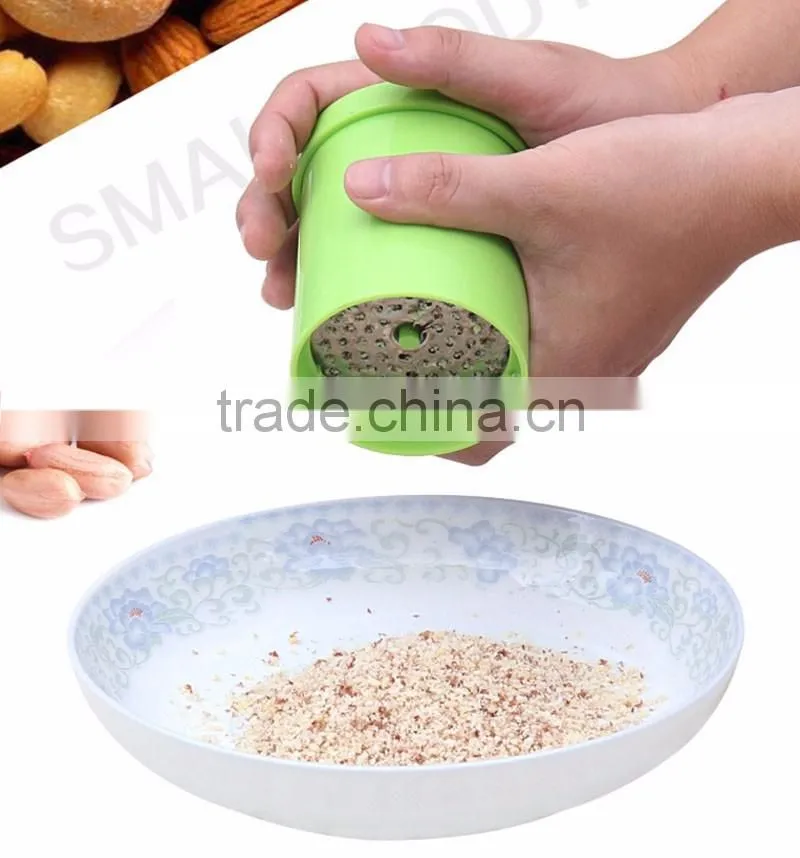 2017 New arrival kitchen tools manual dry fruit nut grinder