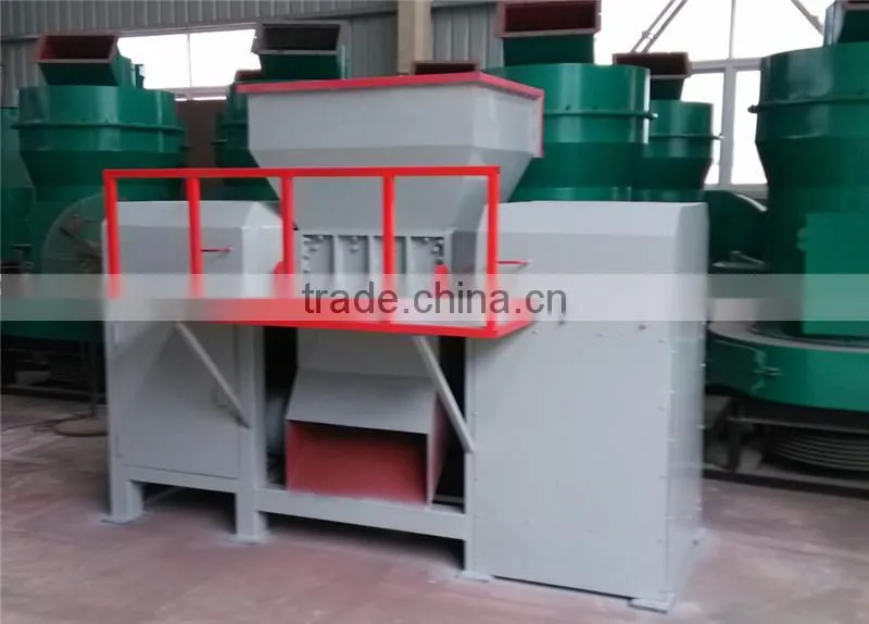 Metal cans shredding machine