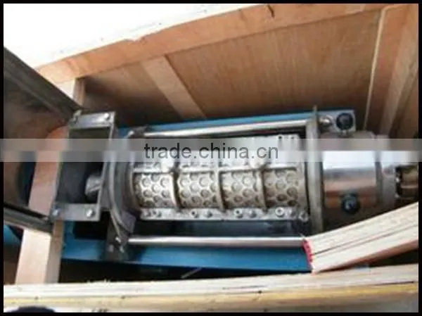 Manufacturer industrial prickly fruit spiral hydraulic juicer press machine for pear,tomato, pineapple