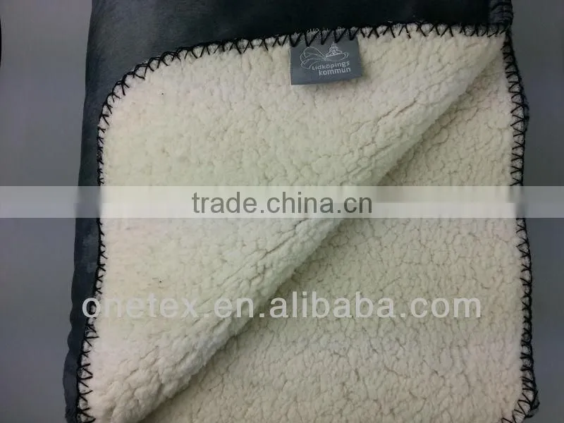 Print Micro Fur & sherpa Reversible throw blanket