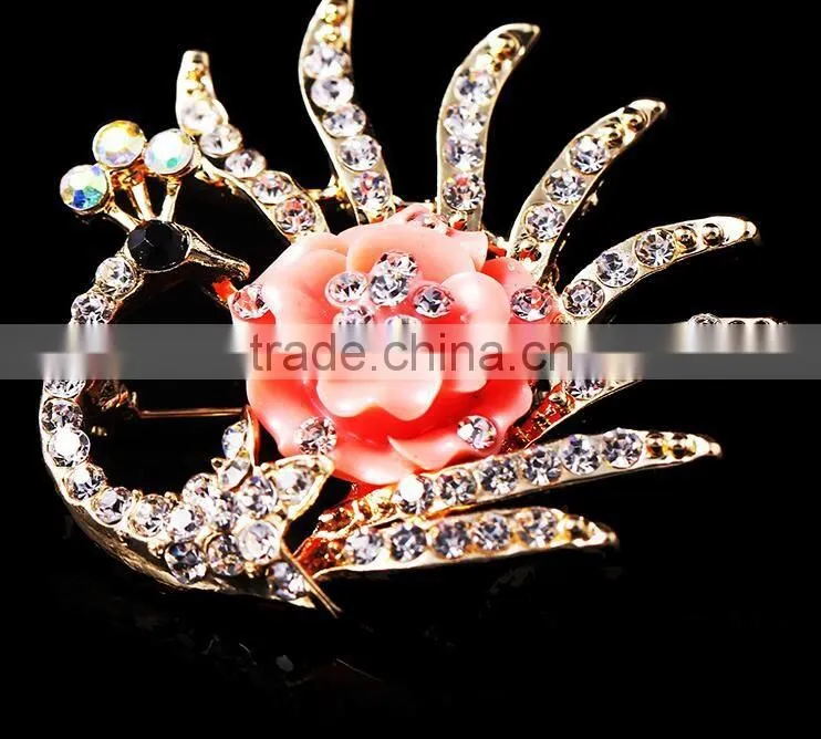 F20047N Women favorite peacock animal rhinestone brooch for party invitation bulk brooch