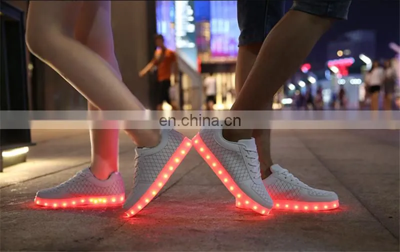 wholesale casual couple shoes OEM low minimum quantity luminous LED sneakers