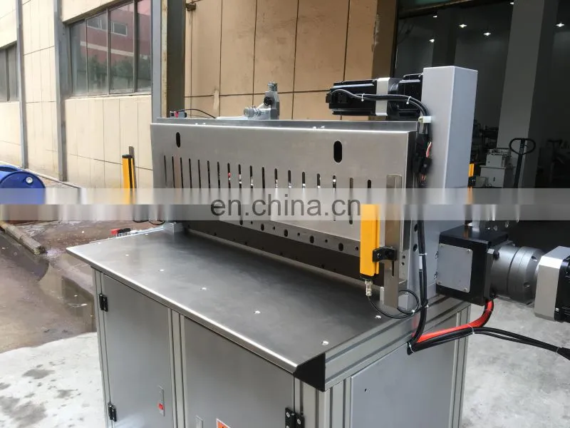 Computerized Industrial Roll To Sheet Cutting Machine Servo Motors
