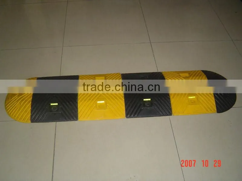 RSG strong resistant rubber speed bump /rubber traffic blocker/speed hump