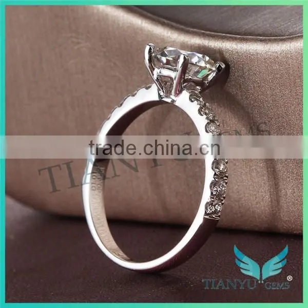925 Sterling Sliver 9 Hearts & Flower VVS1 E-F Round Cut Moissanite Diamond Wedding Rings Price