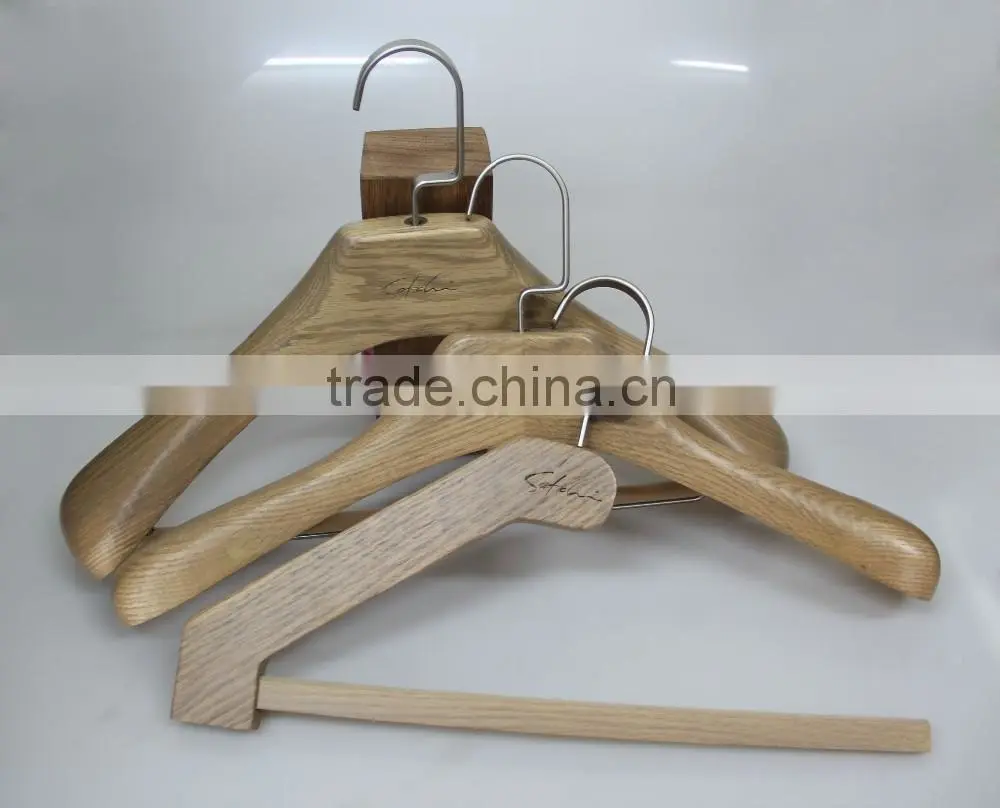 IMY-537 wholesale wooden store clothes hangers