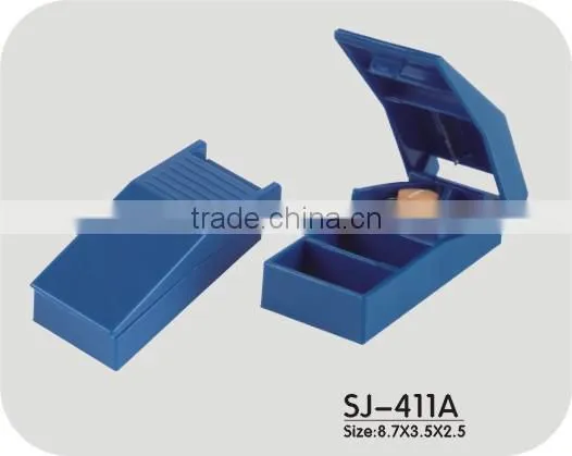 Plastic pill crusher
