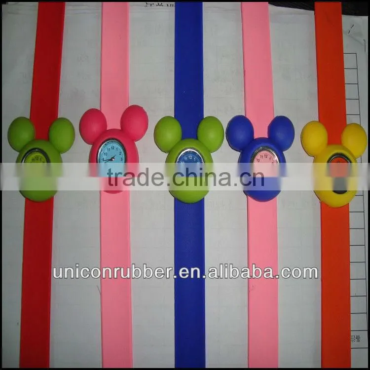 2013 hot sales fashionable silicone slap watch