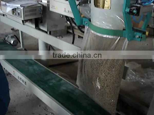 Plastic bags packaging machine (10-20kg/bag)