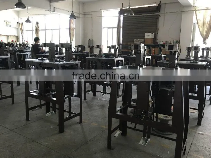 2016 China nylon zipper spiraling machine