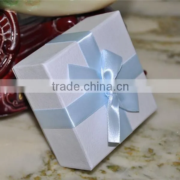 Professional kraft paper gift box made in China