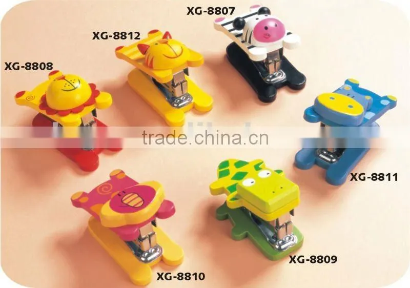 Hot selling cartoon animal shaped child mini stapler