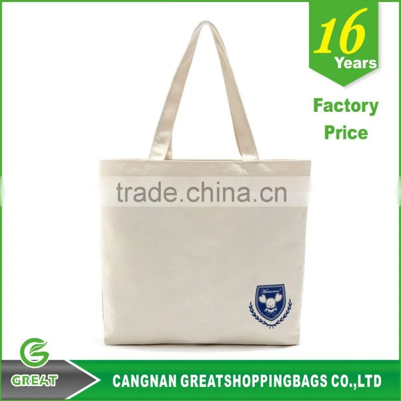 Eye-catching canvas beach bag for woman
