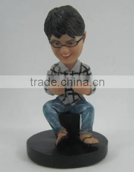 personal design resin reading figurine