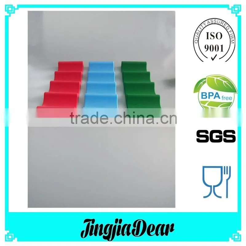 Silicone Fridge Monkey beer bottle mat and Can Stacker