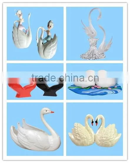 Popuular Fancy Couple Wedding Ceramic Swan Figurine