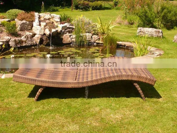 Modern PE rattan lounger
