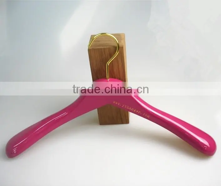 IMY-540 red wooden custom logo hangers for bulk