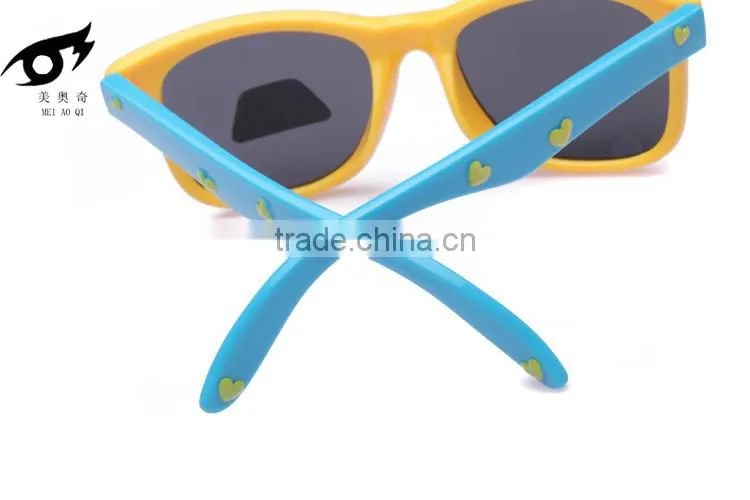 New product Manufacturers selling silicone polarizing sunglasses cute kids glasses