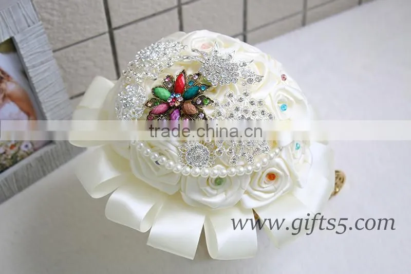 Handmade large Brooch Wedding Bouquet Bridal Bridesmaids Custom Flower Bouquet Jeweled Bouquet in Ivory, Cream and white