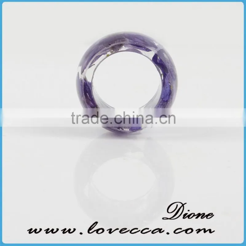 Purple Resin Ring. Purple Flower Ring. Pressed Flower Resin Ring. Cocktail Ring. Handmade Jewel, Flower Bracelet, Nature Jewelry
